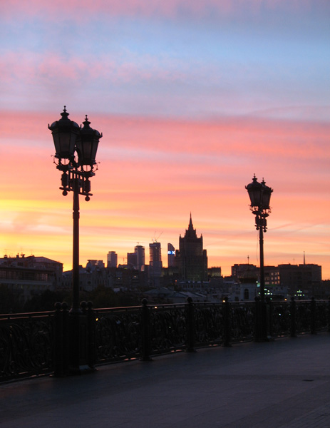 Осенний закат в центре Москвы