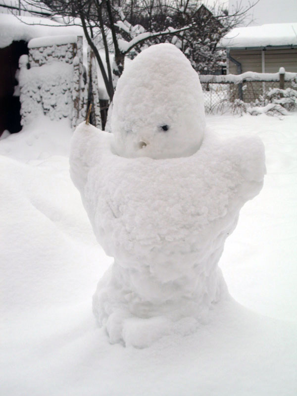 Одноглазый занесённый снеговик